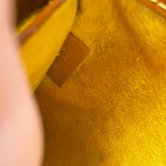 Louis Vuitton Vintage Epi Alma - Picture 15 of 16